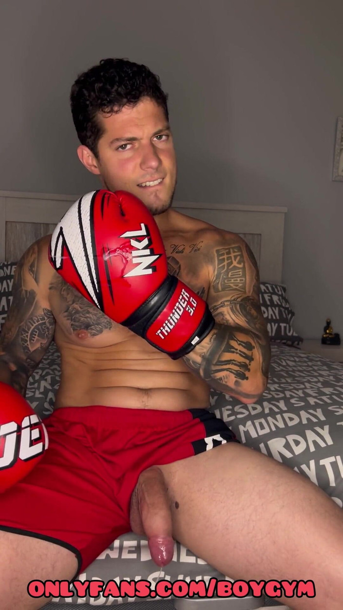 BoyGym: Tinju tanpa tangan muncrat cara luar biasa untuk muncrat