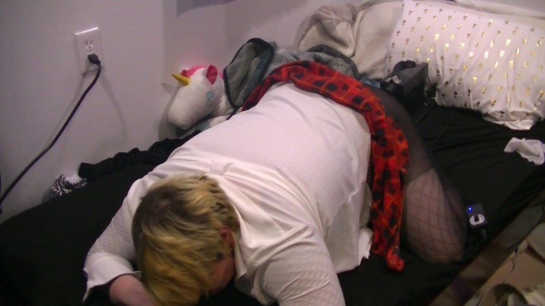 Roxxie rae page: Aksi piston gadis kampus