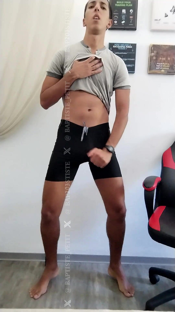 baptiste_petit: Я ношу лайкру для занять спортом.