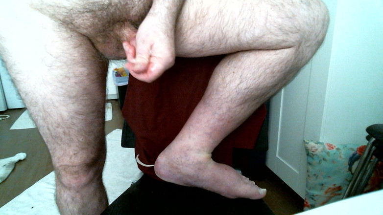 Coach Karl dude lodge: L'allenatore carl si masturba sul suo piede sinistro taglia 13