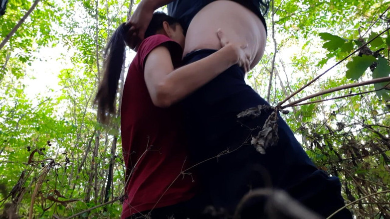 Lesbian-candys: Я жорстко трахаю свою нову подругу в лісі в рот - lesbian-candys