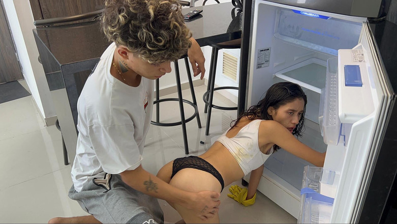 BritannySexxx: Tidak, saudara tiri, jangan di dalam, aku adik tirimu.