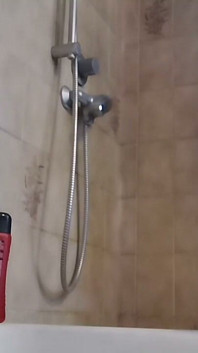 อาบน้ําด้วยน้ําอุ่น, Lather และฉี่ผิวอวบและตด