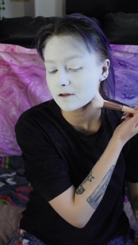 Alice fa il trucco