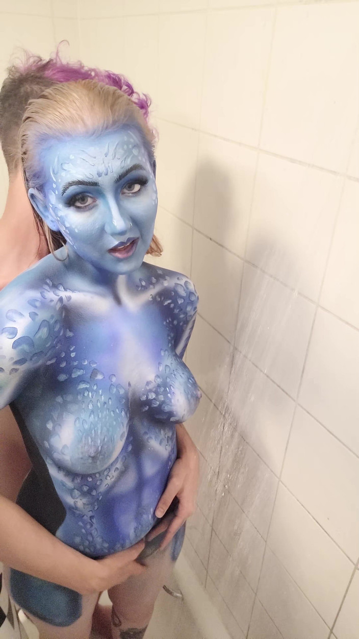 Em Yang: X-lelaki Mystique Body Penyingkiran Cat Mandi & Berkongkek