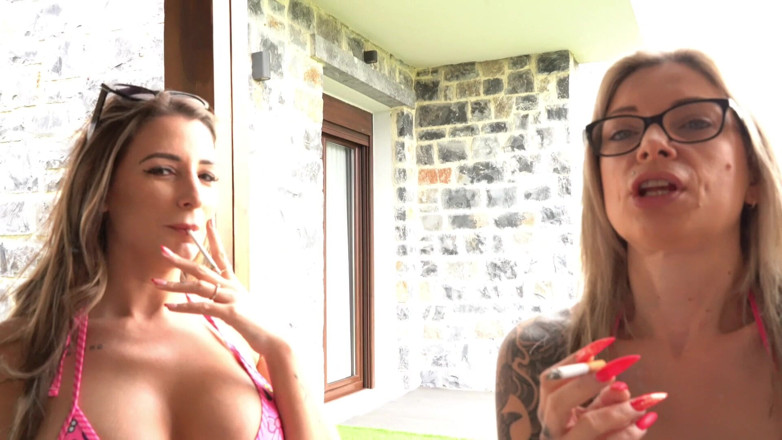 JessieRaexx: 4 rauchend heiße girls