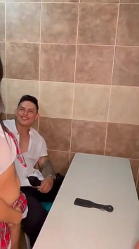 Je fais un trio avec ma copine et mon prof