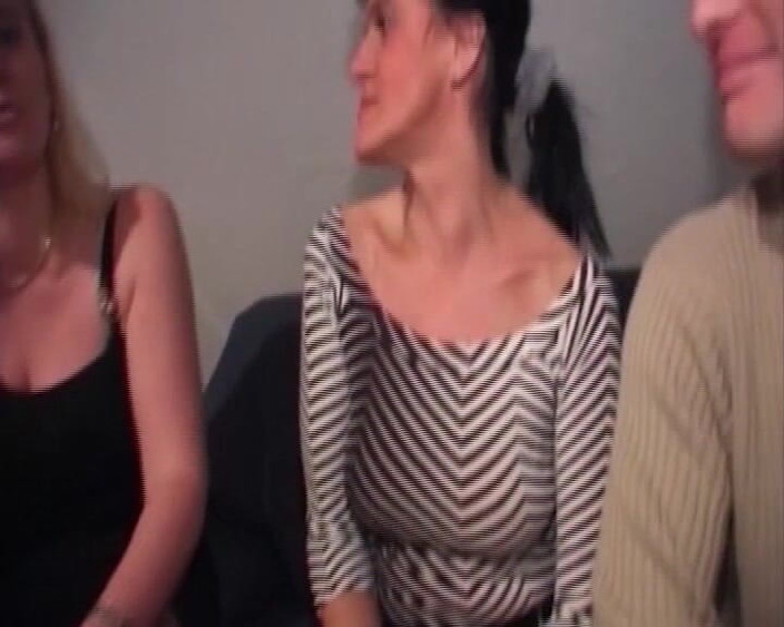 BB video: Визит симоны для траха No3 - на нем говорят