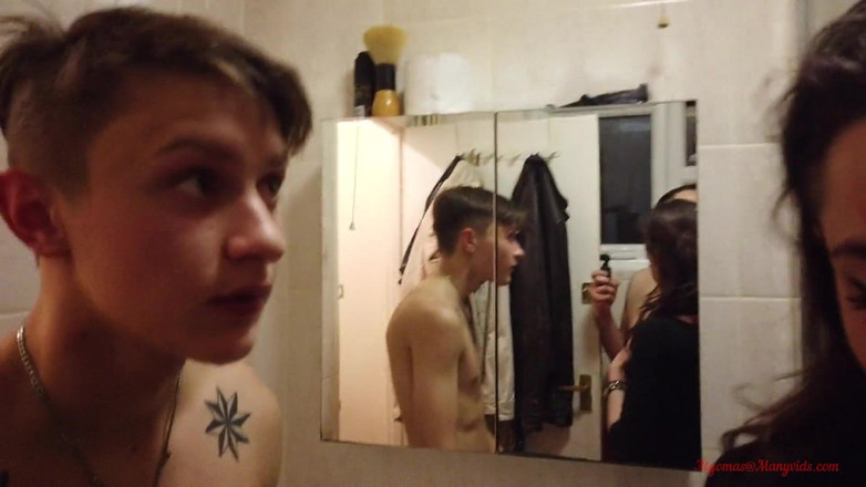 Glamour: Eu comecei minha festa com dois paus grandes fodendo minha...