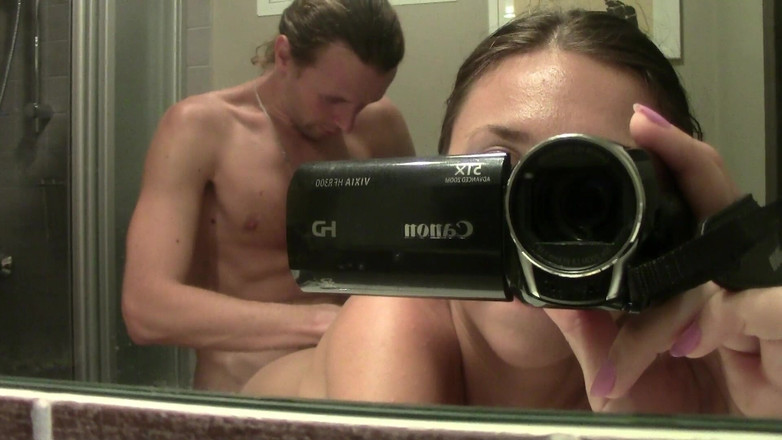 Dirty fantasy: Amatorska przyrodnia siostra zerżnięta w łazience