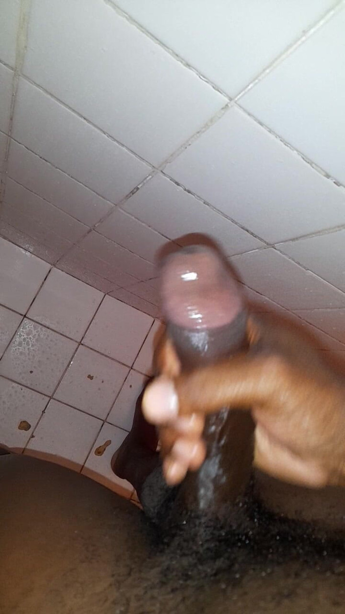 Black guy: Masturbando o S4 E10.....