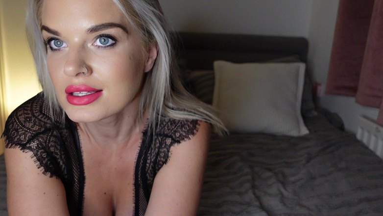 Robyn Quinn: 오르가즘까지 솔로 플레이