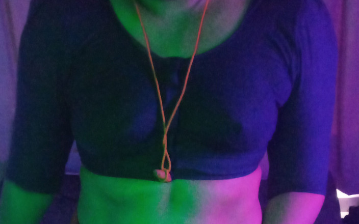 Goddess Silk Smita: 이웃의 의붓아들이 운동하는 걸 보고 침을 흘리다