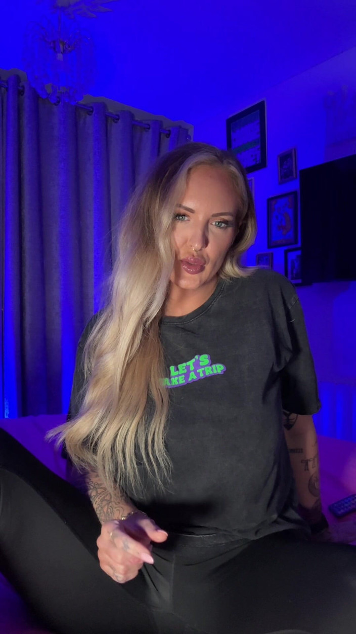 Gigi Patsy: Diosa Gigi Beta da instrucciones de paja
