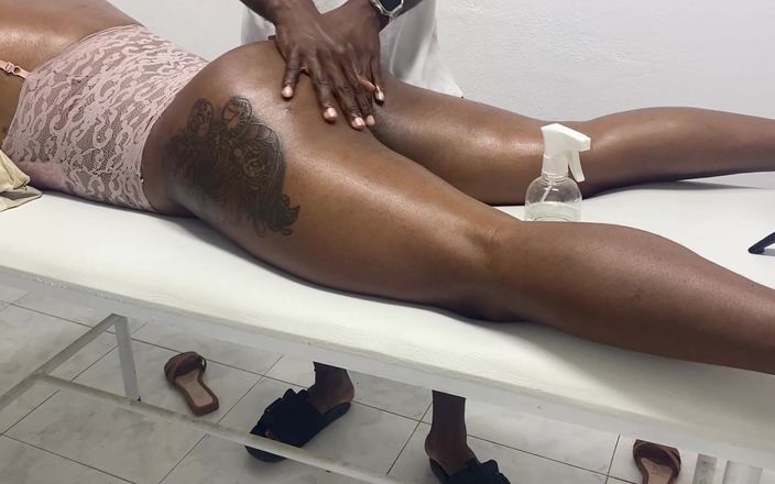 gustavomansonstar: Une latina se branle pendant une séance de massage
