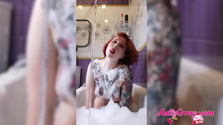 Katty Grray: Perfect redhead washes her sexy body and masturbate pussy vibrator