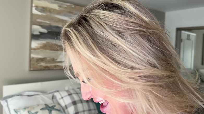 Дж. Мак: Гаряча блондинка футбольна мама отримує гол, забитий на її пизду