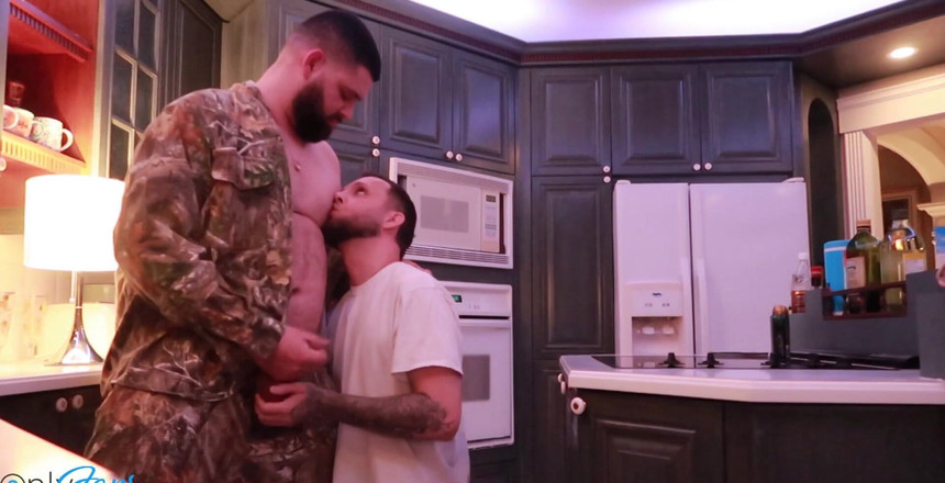 Change340: Мы возбуждились и отвели в спальню.... яйцом в Em перед обедом лизать, как если бы Я хочу больше видео, как это