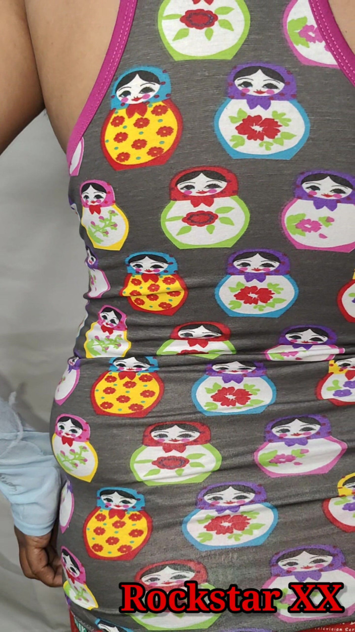 Rack star XX: Дезі домашня дружина, цицьки, масляний масаж, пестощі пальцями