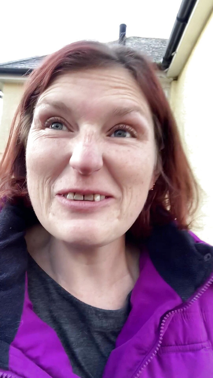 MistressWriggler: Sexy Quirky Fun Hippy Macecha kouří horké chcaní v její...