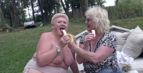 Uk Joolz: ¿2 milfs maduras 3 bananas están bien?