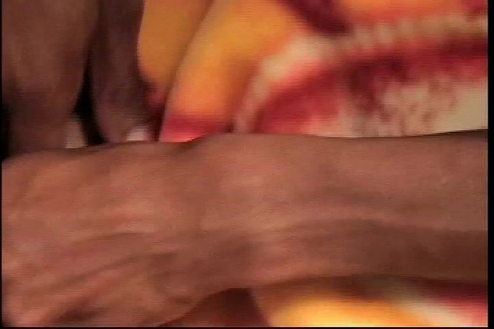 CBD Media Interracial: Balon götlü ateşli Afrikalı kız arkadaş erkek arkadaşının uzun yarağına...