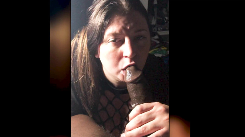 TrotzillaTheGod: Quente gordinha chupando um pau preto