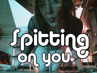 Mistress Online: Spitting and cleaning the floor