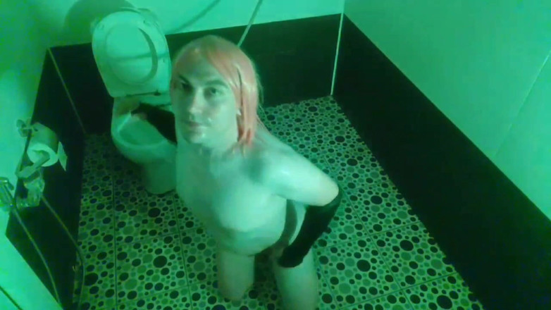 Kitty_Cross: Ich sehe besser beugt aus