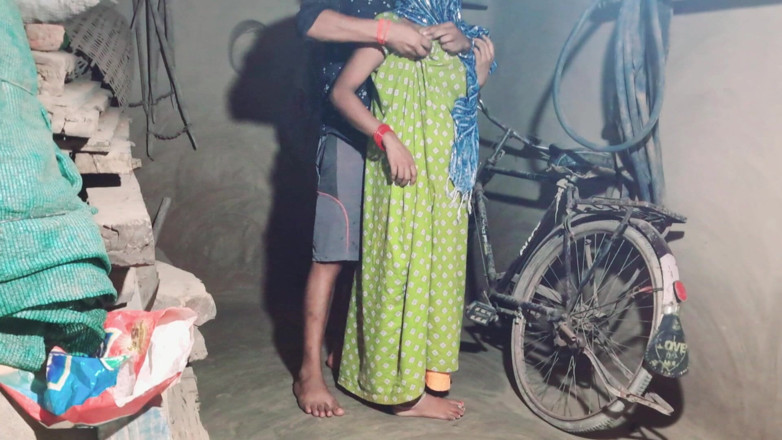 Trilokinath: Tante cantik India dientot sama saudara tirinya sendiri