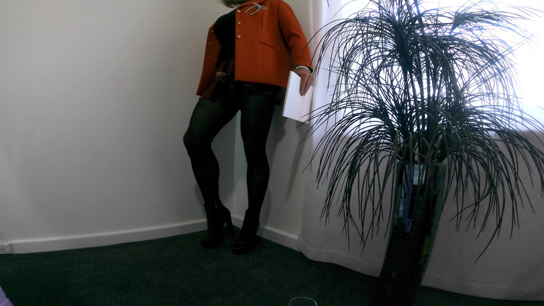 Muscle sissy slut Jessica: Гаряча офісна м'язи сука