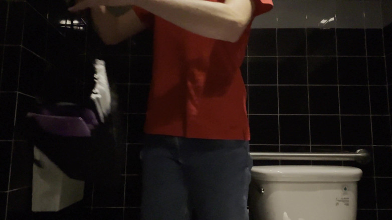 Breezy Sweet: Waitress Makes Herself Cum in Restaurant Bathroom