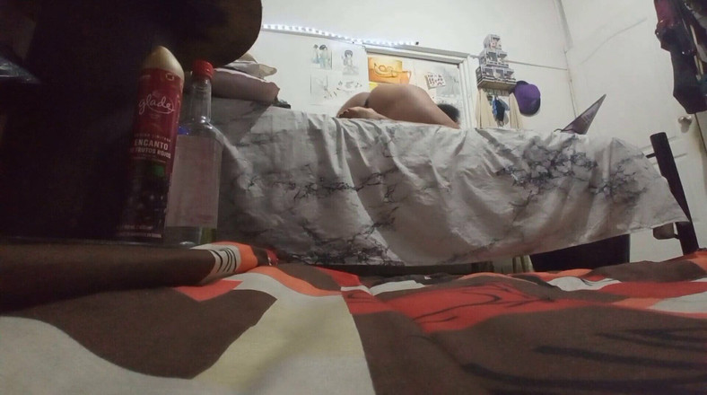 Karmicoxv: Moja szwagierka pokazuje mi swoją owłosioną, ciasną i bardzo mokrą...