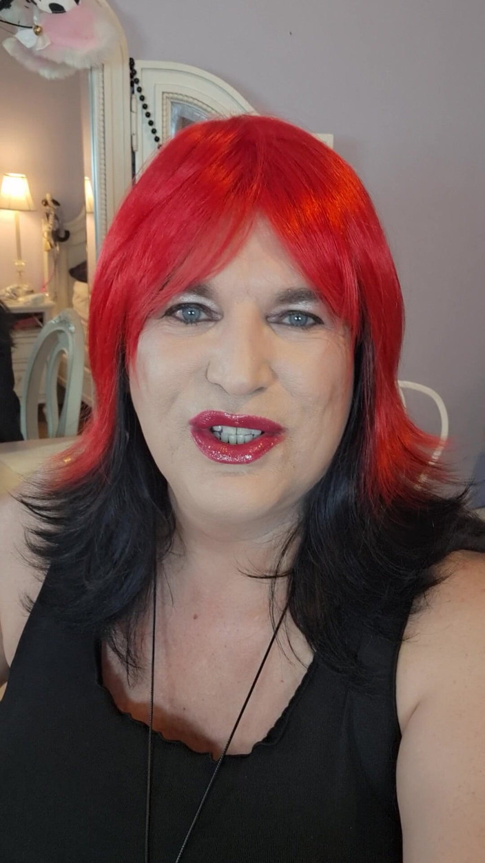 Victoria Lecherri: Do You Like My Lips?