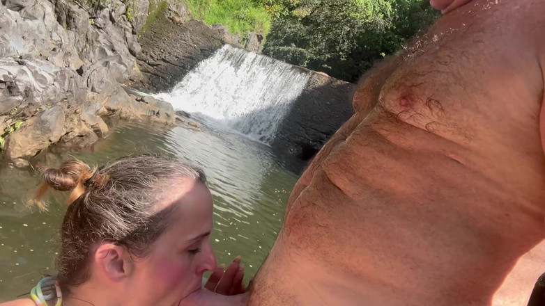 Suzy Wylde: Szybki numerek przez wodospady w siedmiu świętych basenach