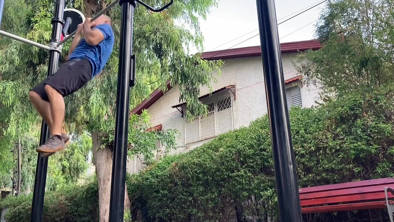 Alex Igogo: Aku akan memompa diriku sendiri dan go jerk off.