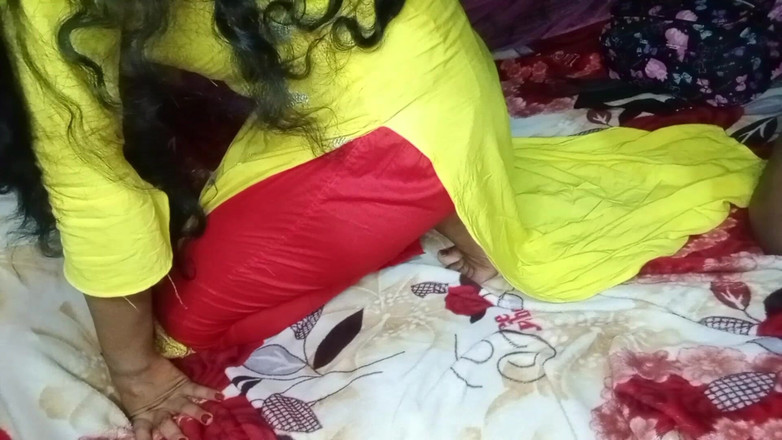 Deshi women: La studentessa deshi succhia il piccolo cazzo di insegnante e...