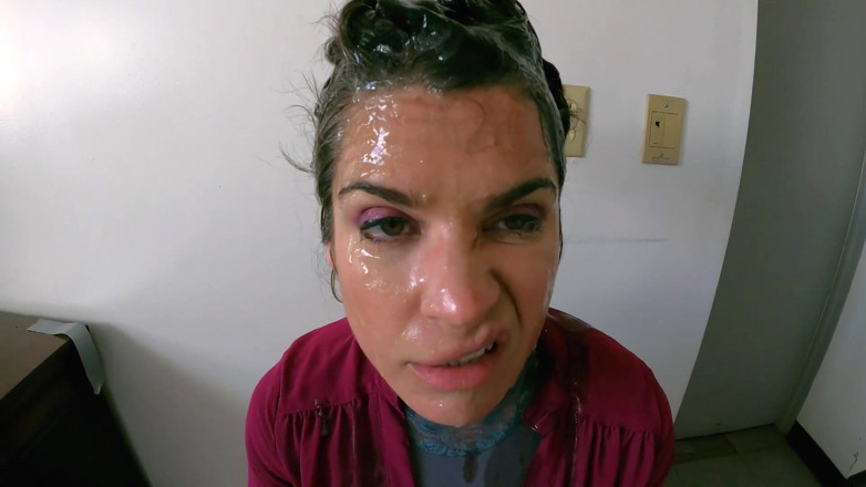 Sammi Starfish: Suck for service