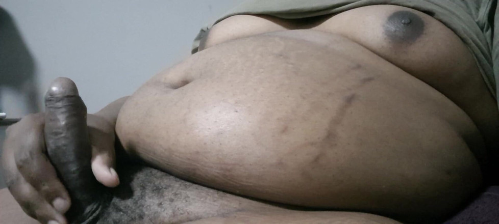 Eleasihle Esma: 大肚子、大奶子、大鸡巴和大量射精