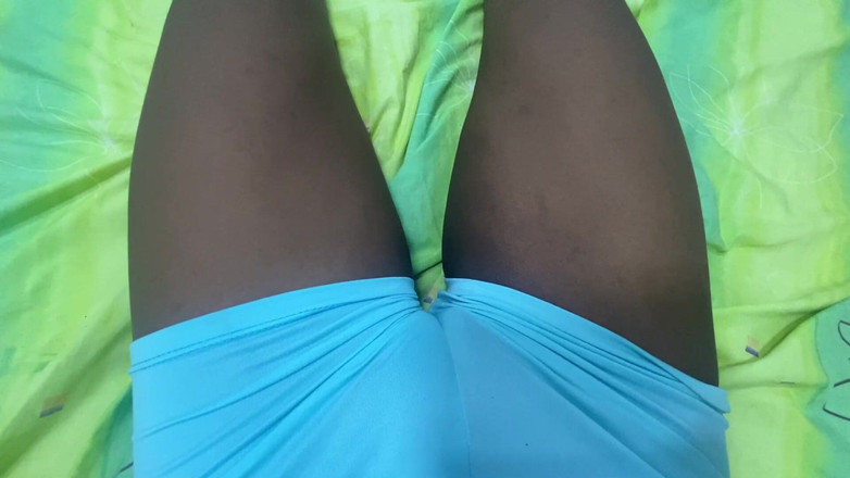 evelingsakura: Cameltoe dan masturbasi sampai muncrat