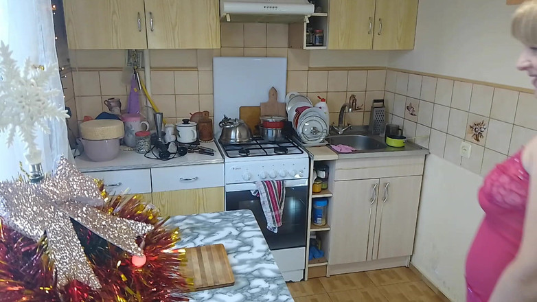 Assol: Saya membuat sarapan manis bogel dengan kawan MILF saya yang...