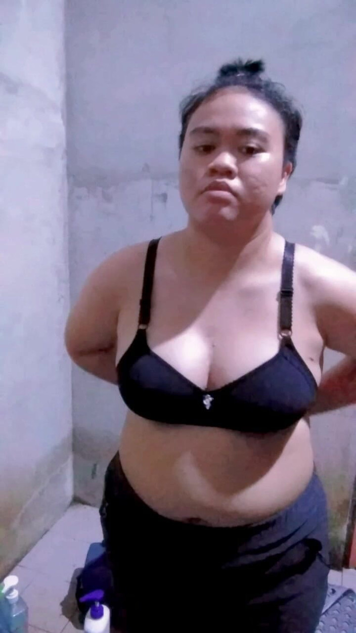 CumOnMeth: Duschen Sie zusammen mit Khaira asiatischem Teenie