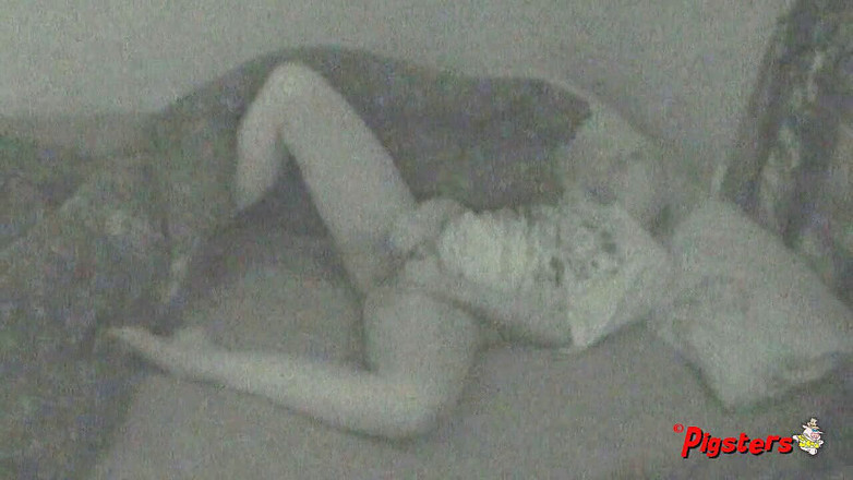 Pigsters: BBW Christie運指と摩擦彼女の滑りに自家製ビデオ