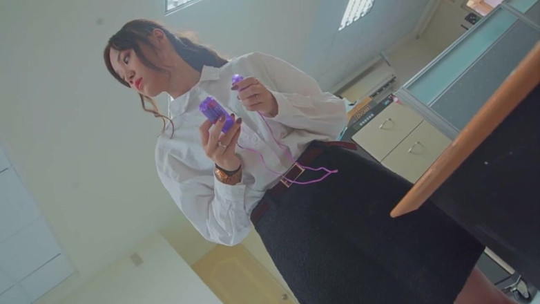 Eros721 official: Hot Young Secretary Fucked by Her Boss in the Office