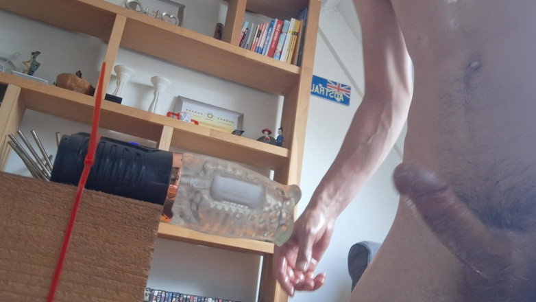 SteveSmokeHolland: Fleshlight Fuck #11 Vibrating Cocksucker