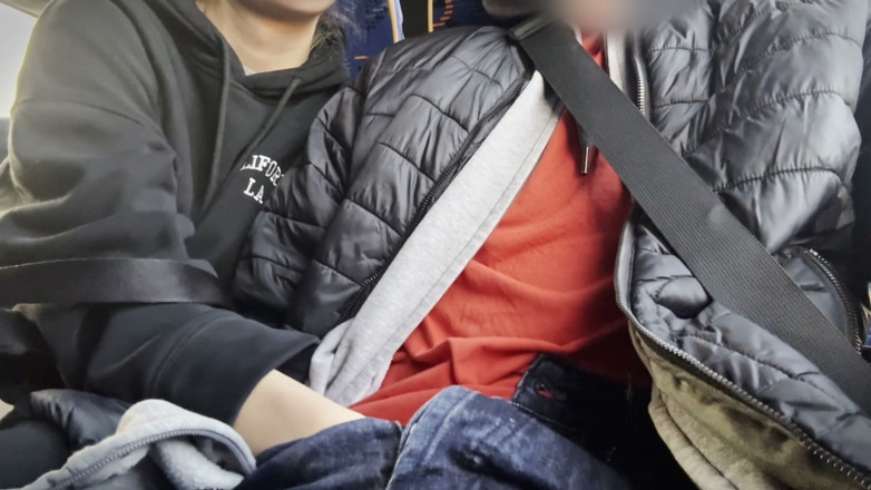 CumAddictedCristina: Vystříkal jsem se do pusy v přeplněném autobuse