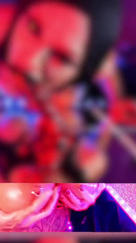 존나 큰 자지를 빨아주는 히잡을 쓴 소녀 