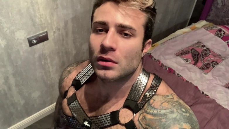 Maximus Barmin: Pumping cock , muscle games , khaki military (pt.2)