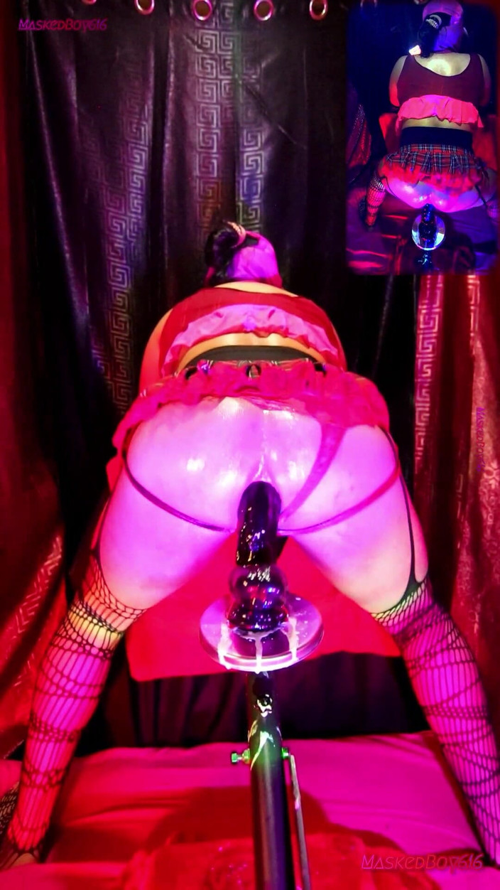 Maskedboy616: Mini Etekle Twerk Yapmak, Dildo 2 Sürmek