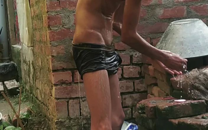 The thunder po: Horny Young Man Bathing and Washing Big Dick